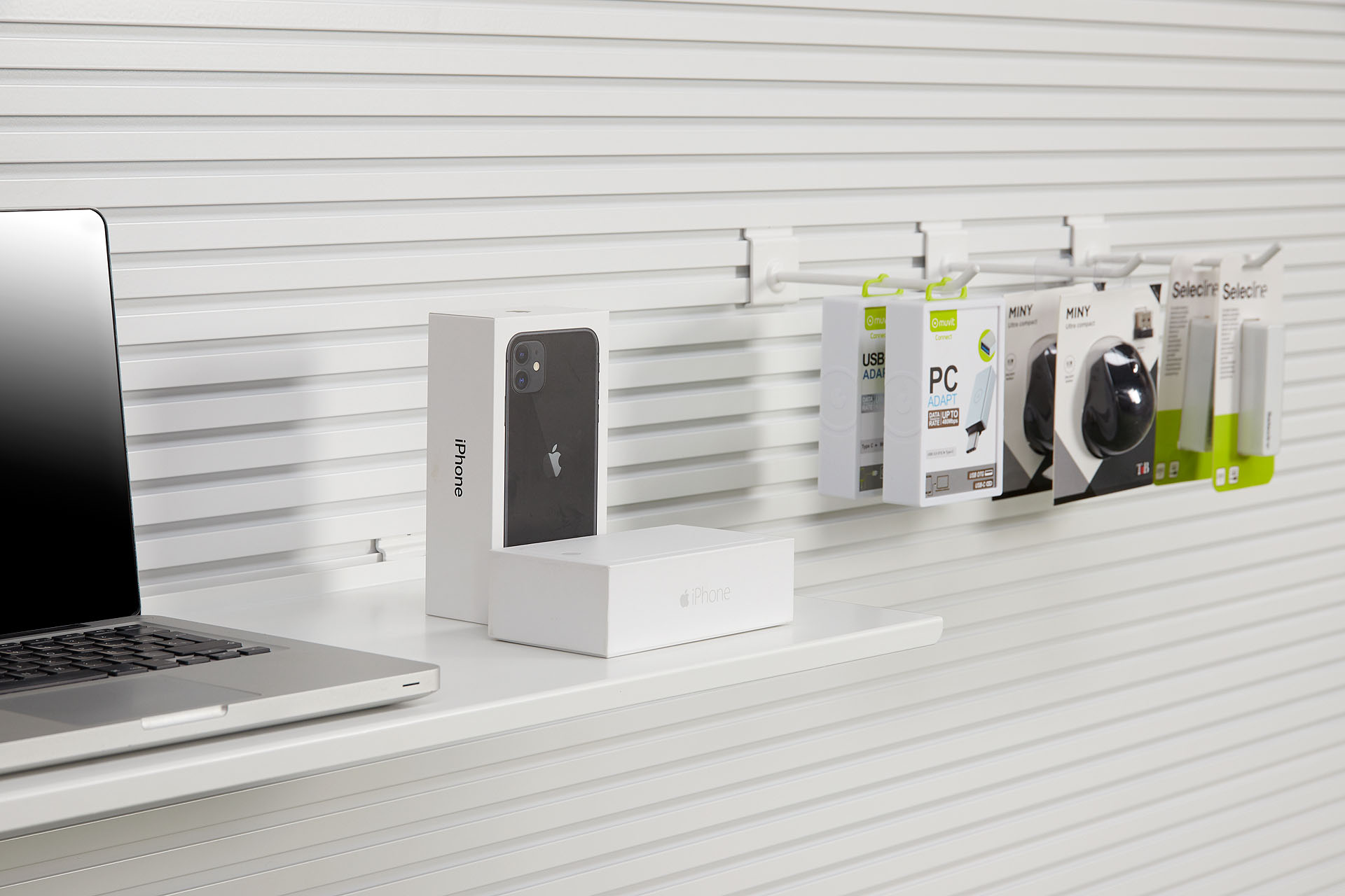 ALU TOP - Tecnología e innovación en mobiliario retail 02